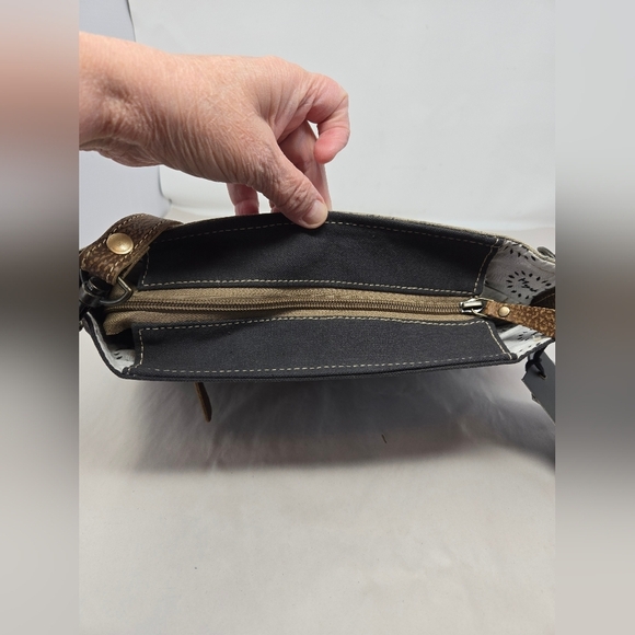 Myra Posy Shoulder Bag Floral Aged Canvas Leather-Cow Hair Vintage Look Adj. - Picture 8 of 10